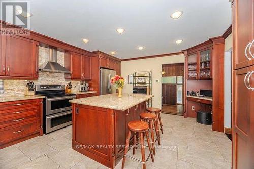 24 Cedar Drive, Caledon, ON - Indoor Photo Showing Kitchen