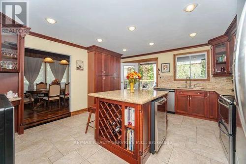 24 Cedar Drive, Caledon, ON - Indoor Photo Showing Kitchen
