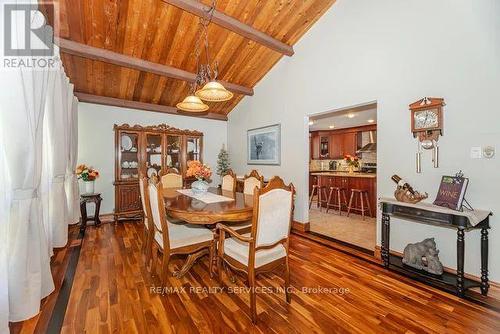 24 Cedar Drive, Caledon, ON - Indoor Photo Showing Dining Room