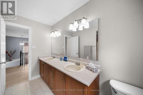 62 Cachet Boulevard, Whitby, ON - Indoor Photo Showing Bathroom