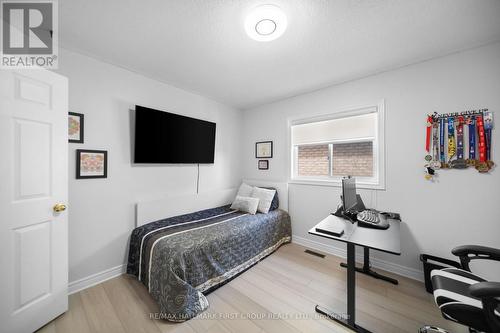 62 Cachet Boulevard, Whitby, ON - Indoor Photo Showing Bedroom
