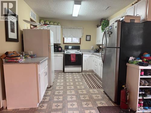 23 Lynn Bay, Last Mountain Lake East Side, SK - Indoor Photo Showing Kitchen