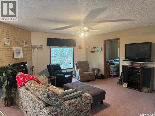 23 Lynn Bay, Last Mountain Lake East Side, SK - Indoor Photo Showing Living Room