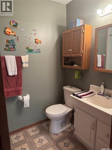 23 Lynn Bay, Last Mountain Lake East Side, SK - Indoor Photo Showing Bathroom
