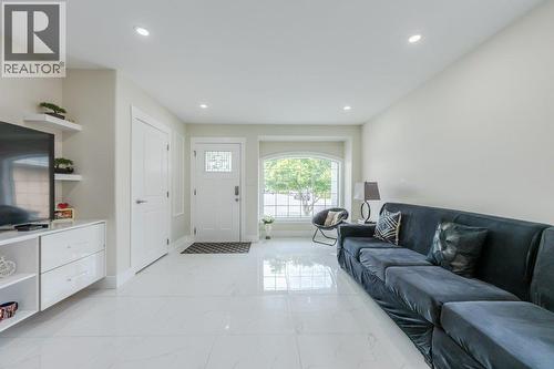 260 Willows Place, Oliver, BC - Indoor Photo Showing Living Room