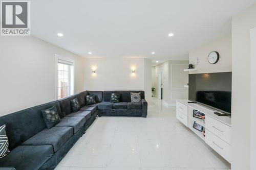 260 Willows Place, Oliver, BC - Indoor Photo Showing Living Room