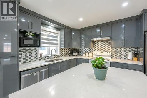 260 Willows Place, Oliver, BC - Indoor Photo Showing Kitchen With Double Sink With Upgraded Kitchen