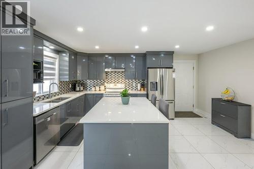 260 Willows Place, Oliver, BC - Indoor Photo Showing Kitchen With Double Sink With Upgraded Kitchen