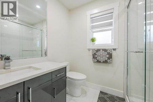 260 Willows Place, Oliver, BC - Indoor Photo Showing Bathroom
