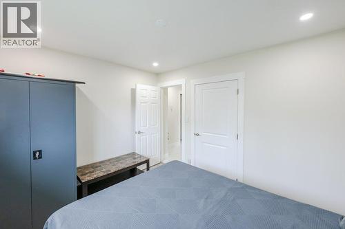260 Willows Place, Oliver, BC - Indoor Photo Showing Bedroom