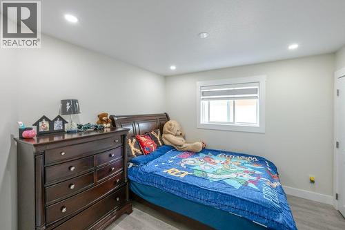 260 Willows Place, Oliver, BC - Indoor Photo Showing Bedroom
