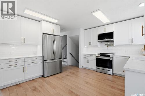 28 Malta Crescent, Saskatoon, SK - Indoor Photo Showing Kitchen With Stainless Steel Kitchen
