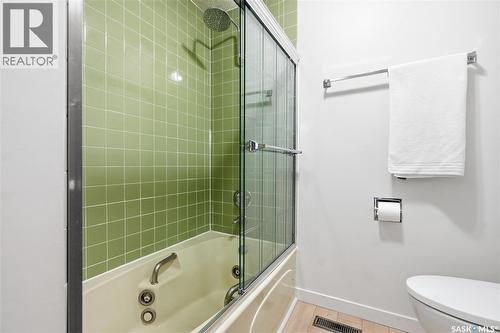 28 Malta Crescent, Saskatoon, SK - Indoor Photo Showing Bathroom