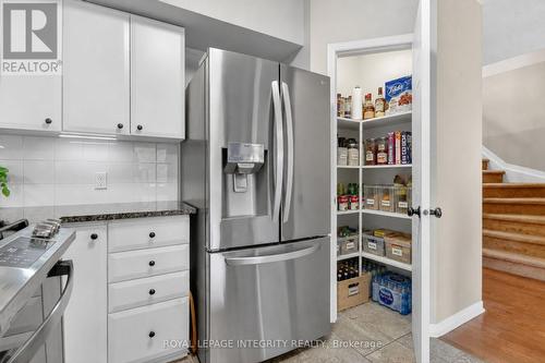 1 Chantilly Gate, Ottawa, ON - Indoor Photo Showing Kitchen