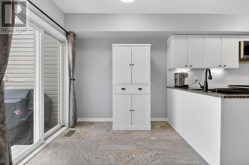 1 Chantilly Gate, Ottawa, ON - Indoor Photo Showing Kitchen