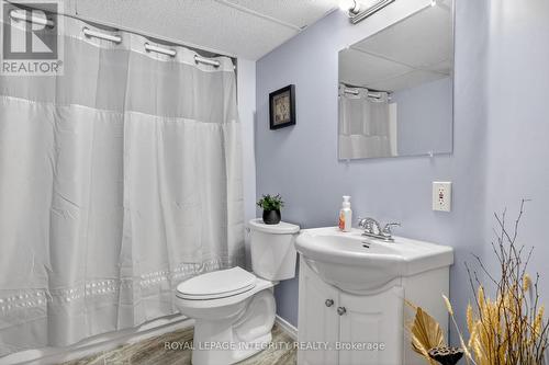 1 Chantilly Gate, Ottawa, ON - Indoor Photo Showing Bathroom