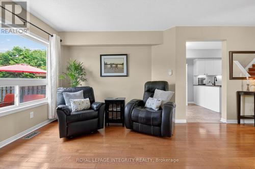 1 Chantilly Gate, Ottawa, ON - Indoor Photo Showing Living Room