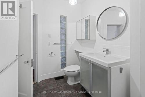 378 Booth Street, Ottawa, ON - Indoor Photo Showing Bathroom