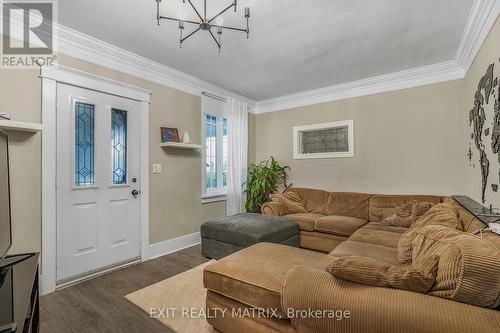 160 Nelson Street E, Hawkesbury, ON - Indoor Photo Showing Living Room