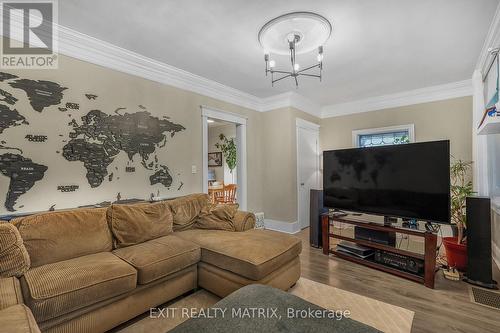 160 Nelson Street E, Hawkesbury, ON - Indoor Photo Showing Living Room