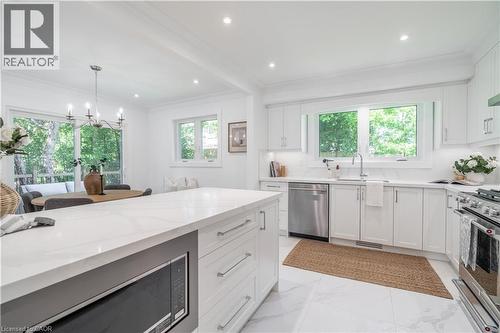 1379 CHRISTINA Court  Burlington, ON L7P 2V8