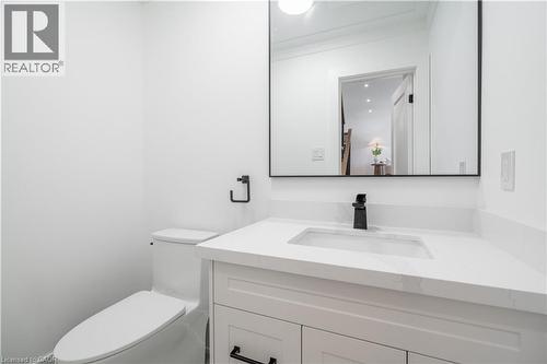 1379 Christina Court, Burlington, ON 