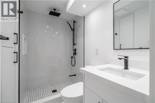 1379 Christina Court, Burlington, ON 