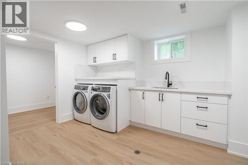 1379 Christina Court, Burlington, ON 