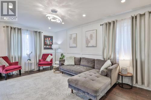 20 Masters Drive, Barrie, ON - Indoor Photo Showing Living Room