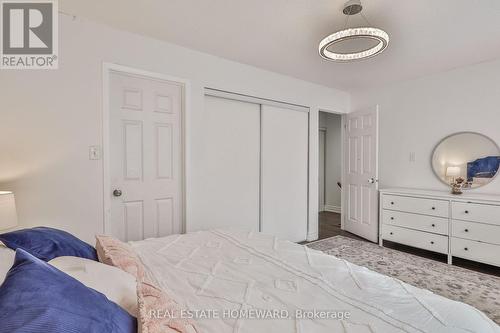 20 Masters Drive, Barrie, ON - Indoor Photo Showing Bedroom
