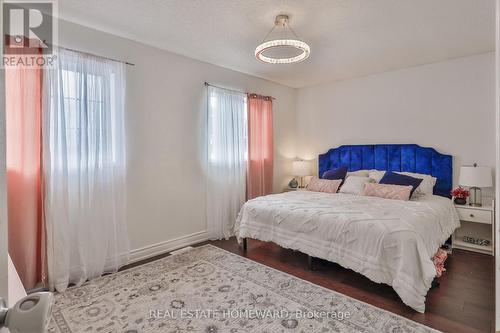 20 Masters Drive, Barrie, ON - Indoor Photo Showing Bedroom