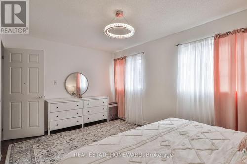 20 Masters Drive, Barrie, ON - Indoor Photo Showing Bedroom