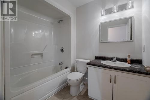 4 Parkview Crescent, St. John'S, NL - Indoor Photo Showing Bathroom