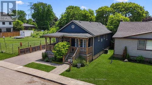 4 Rembe Avenue, Hamilton, ON - Outdoor