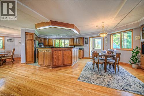 35 Robinson Road, Cambridge, ON - Indoor Photo Showing Dining Room