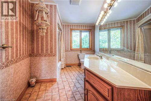 35 Robinson Road, Cambridge, ON - Indoor