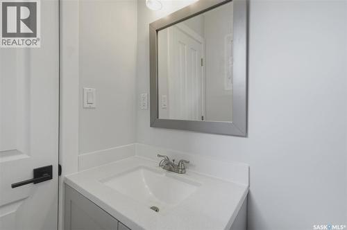 3 Rutter Crescent, Saskatoon, SK - Indoor Photo Showing Bathroom