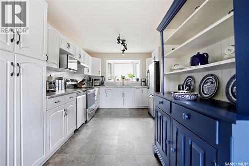 1456 Shannon Road, Regina, SK - Indoor Photo Showing Kitchen With Upgraded Kitchen