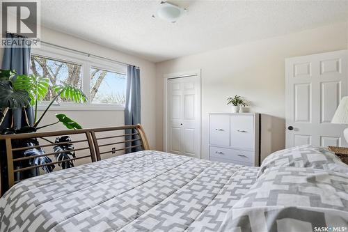 1456 Shannon Road, Regina, SK - Indoor Photo Showing Bedroom