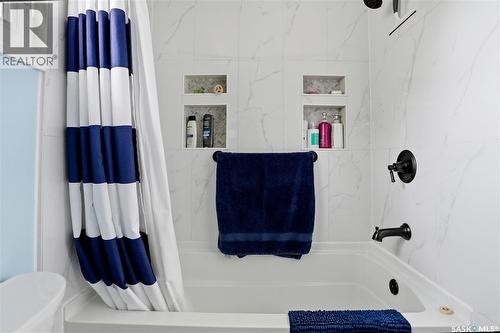1456 Shannon Road, Regina, SK - Indoor Photo Showing Bathroom