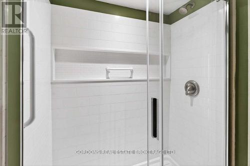 100 Frontenac Crescent, Deep River, ON - Indoor Photo Showing Bathroom