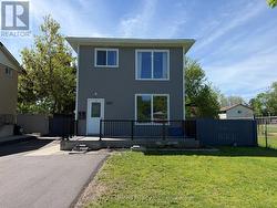 A - 825 CAMERON STREET Peterborough (Otonabee Ward 1), ON K9J 4A2