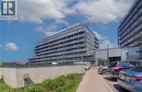 3210 DAKOTA Common Unit# 407A  Burlington, ON L7M 2A8