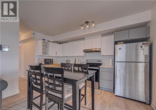 3210 Dakota Common Unit# 407A, Burlington, ON - Indoor Photo Showing Kitchen