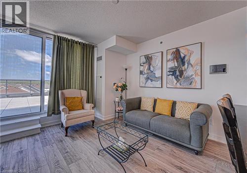 3210 Dakota Common Unit# 407A, Burlington, ON - Indoor Photo Showing Living Room