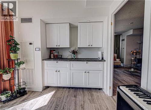 3210 Dakota Common Unit# 407A, Burlington, ON - Indoor Photo Showing Kitchen