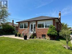 44 KIRBY ROAD Toronto, ON M3L 1B4