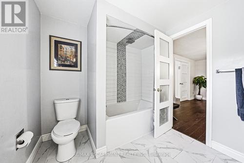 3217 Sovereign Road, Burlington, ON - Indoor Photo Showing Bathroom