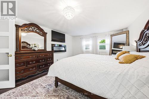 3217 Sovereign Road, Burlington, ON - Indoor Photo Showing Bedroom