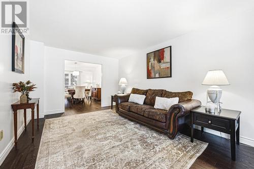 3217 Sovereign Road, Burlington, ON - Indoor Photo Showing Living Room